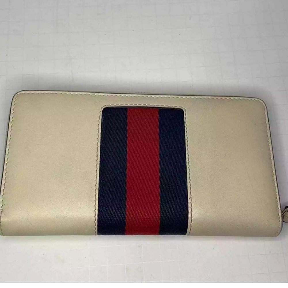 Authentic GUCCI Sylvie cream leather and stripe gold buckle wallet - Picture 4 of 16